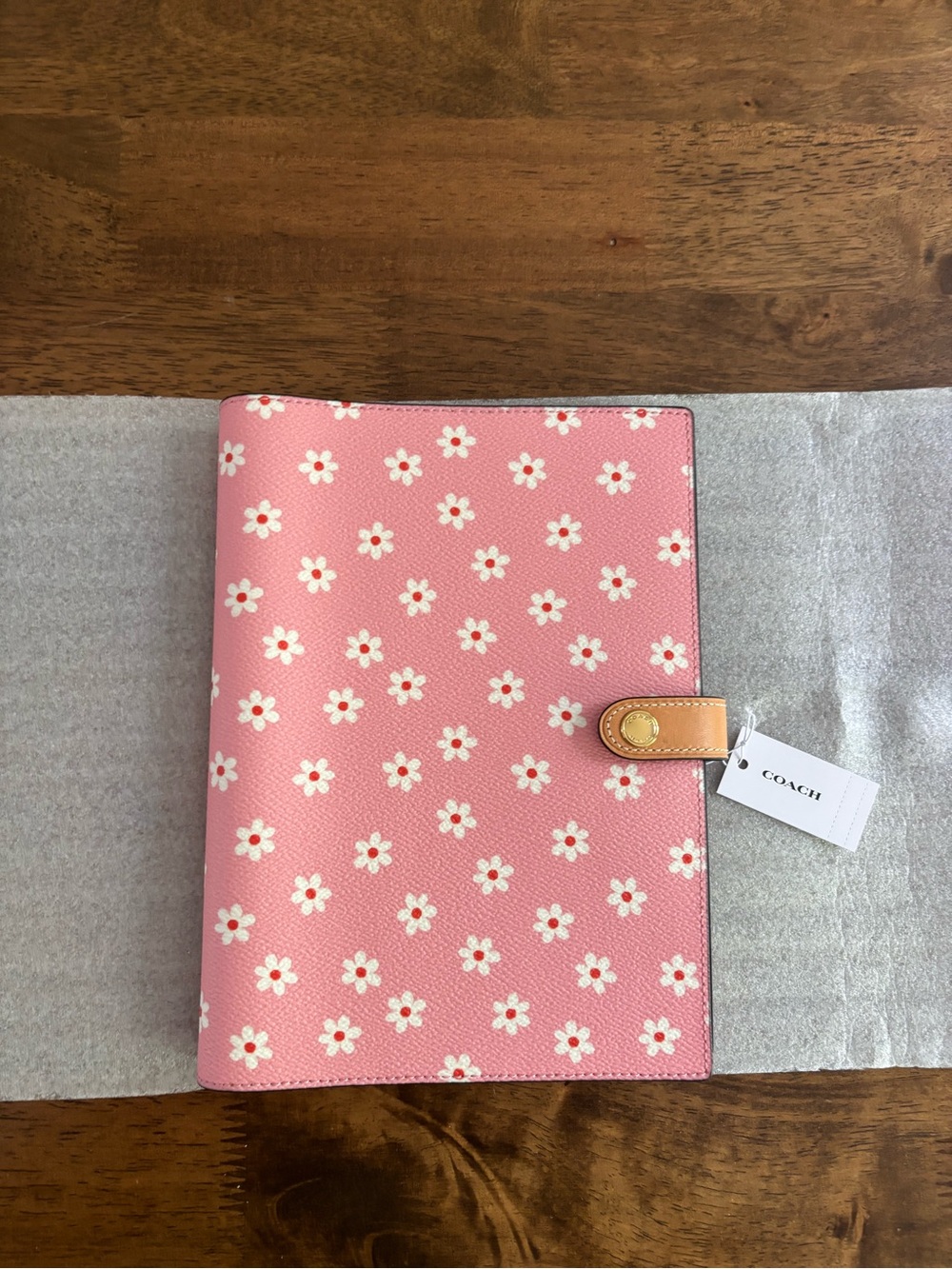 Coach Notebook With Floral Print
CFA42 Gold/Pink
Multi